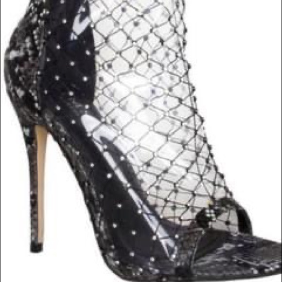 Shoes see trough - Picture 1 of 4